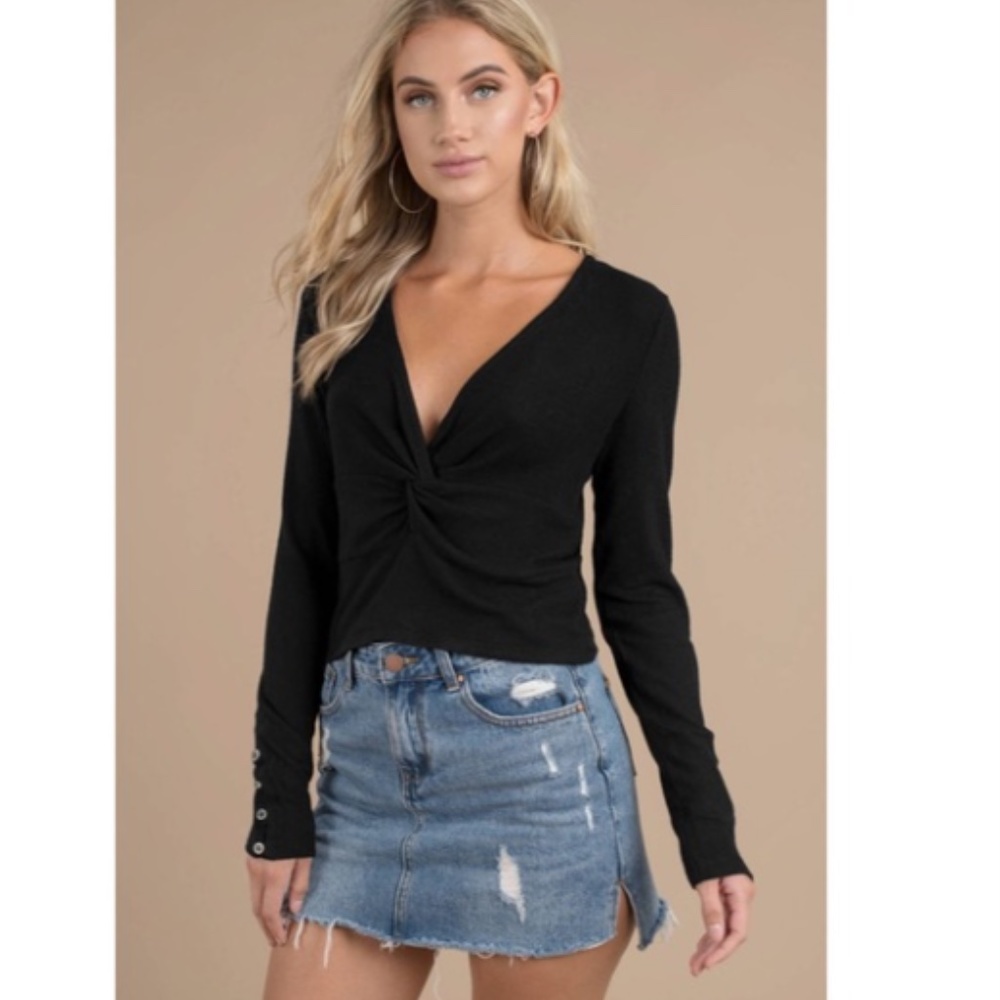 FREE PEOPLE BLACK ALL KINDS OF TWISTED CROP TOP